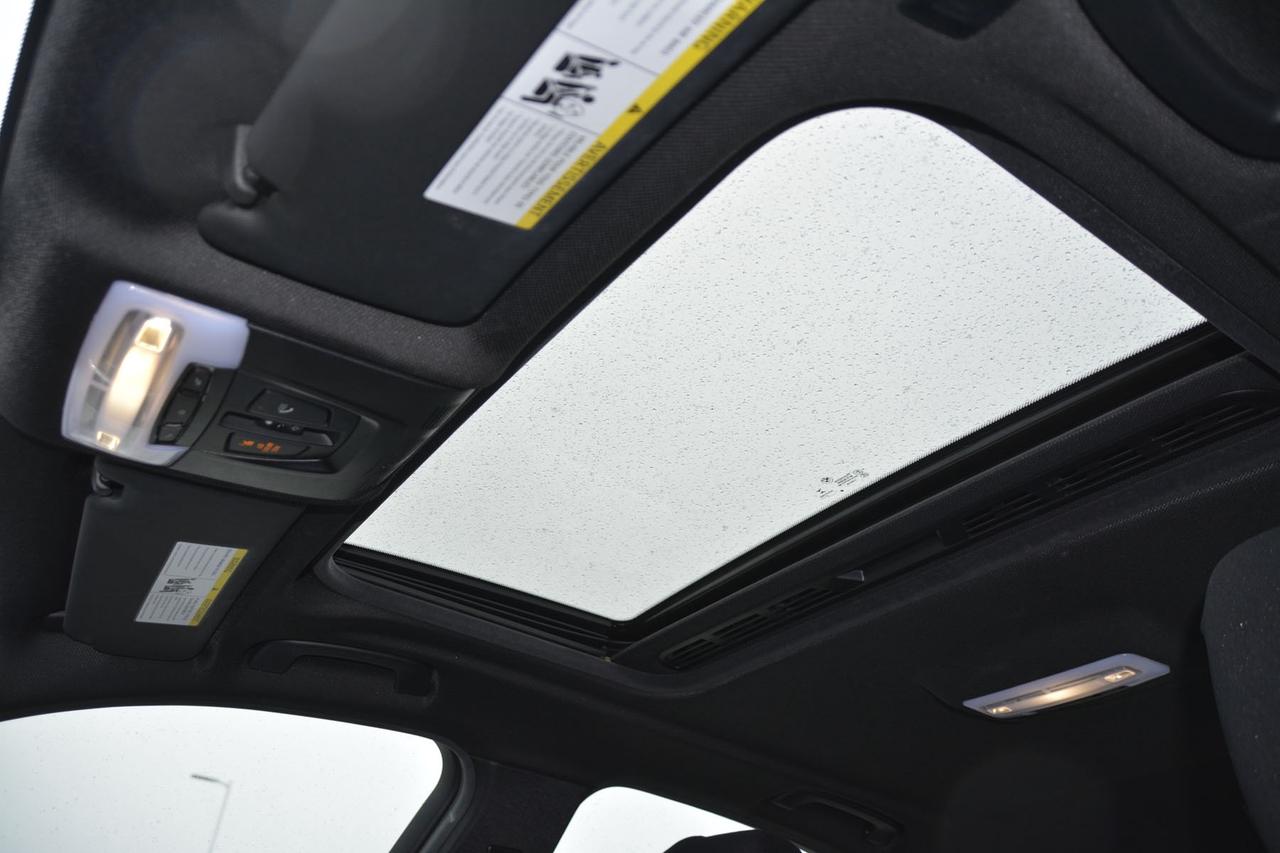 2018 BMW 3 Series 330i xDrive Photo