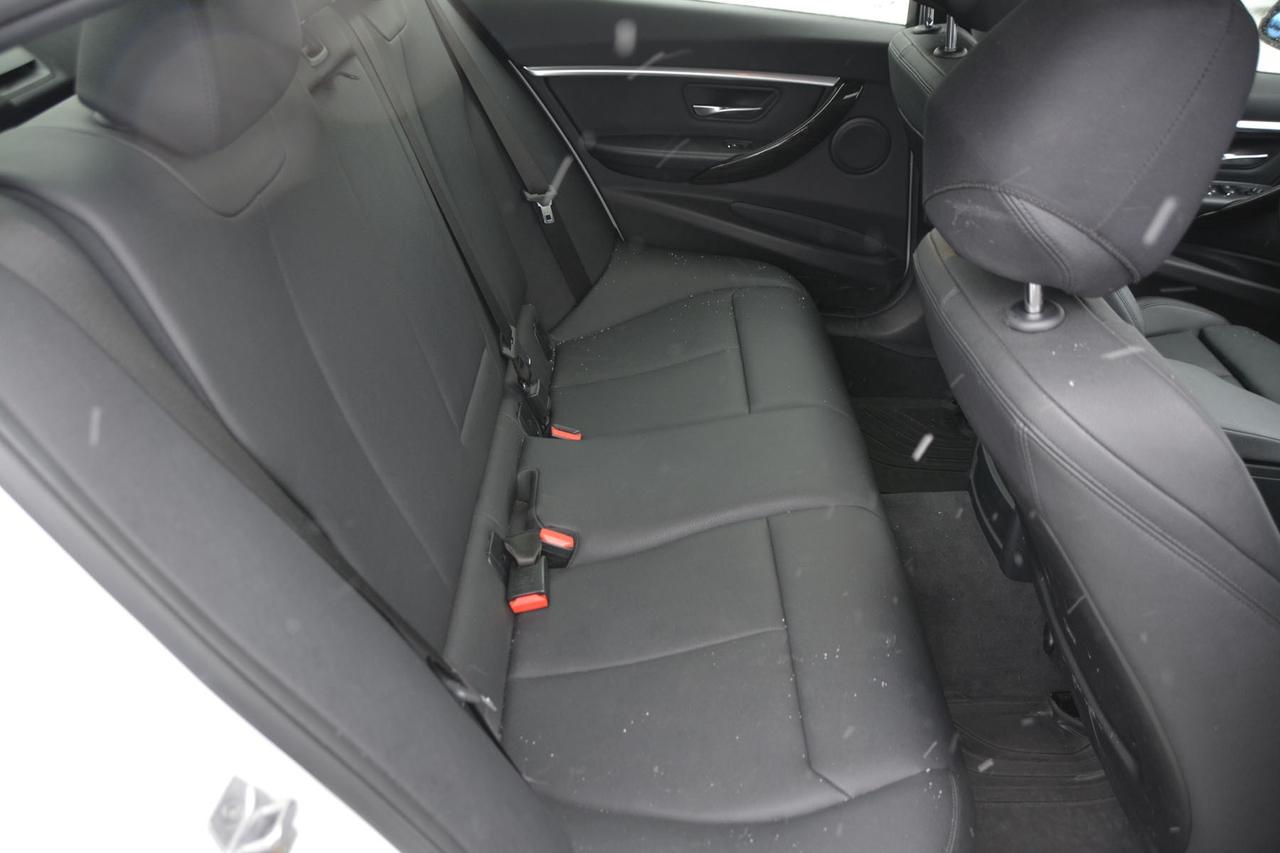 2018 BMW 3 Series 330i xDrive Photo