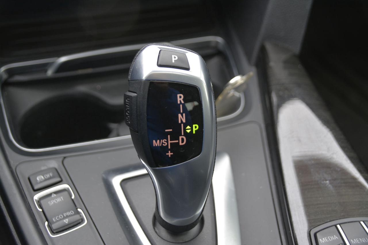 2018 BMW 3 Series 330i xDrive Photo