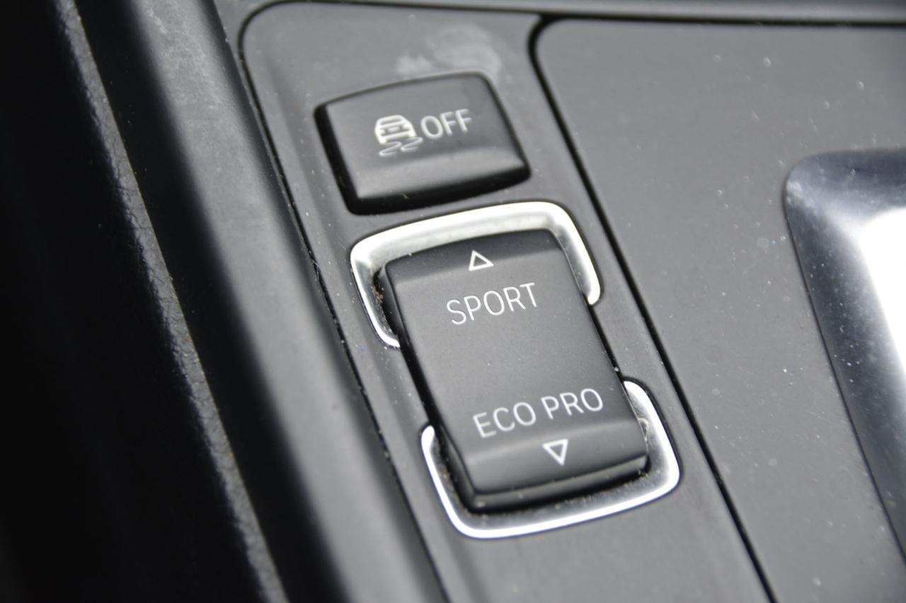 2018 BMW 3 Series 330i xDrive Photo