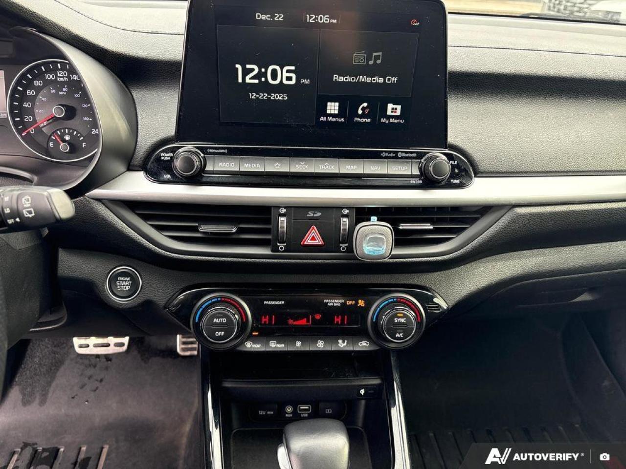 2020 Kia Forte5 GT   CLEAN CARFAX   HEATED AND VENTILATED  SPORT B Photo