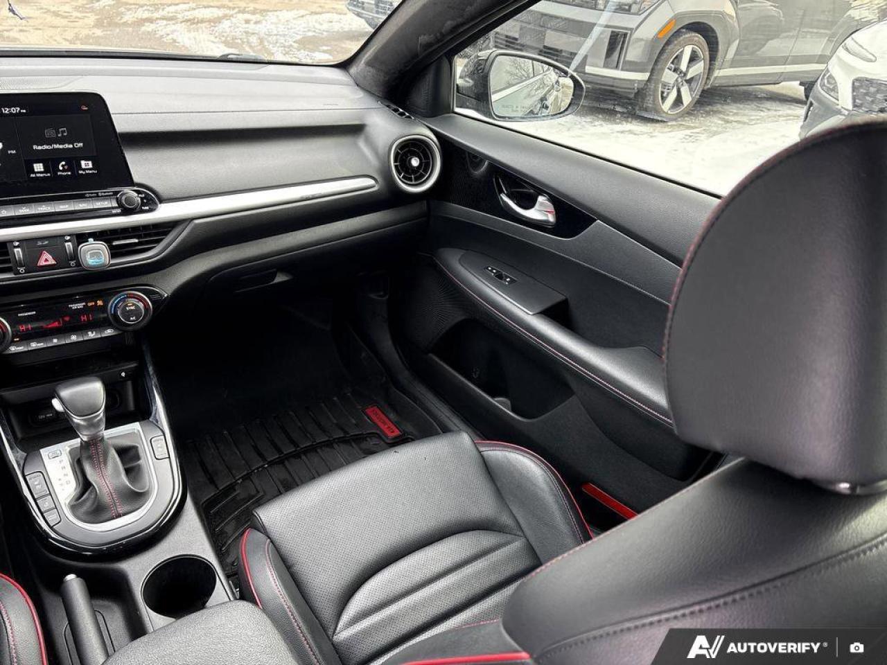 2020 Kia Forte5 GT   CLEAN CARFAX   HEATED AND VENTILATED  SPORT B Photo