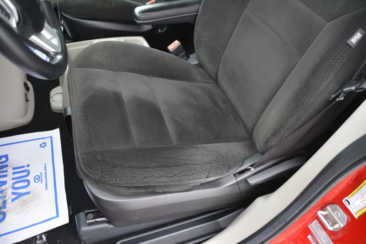 2016 Dodge Grand Caravan GRAND CARAVAN SE Photo