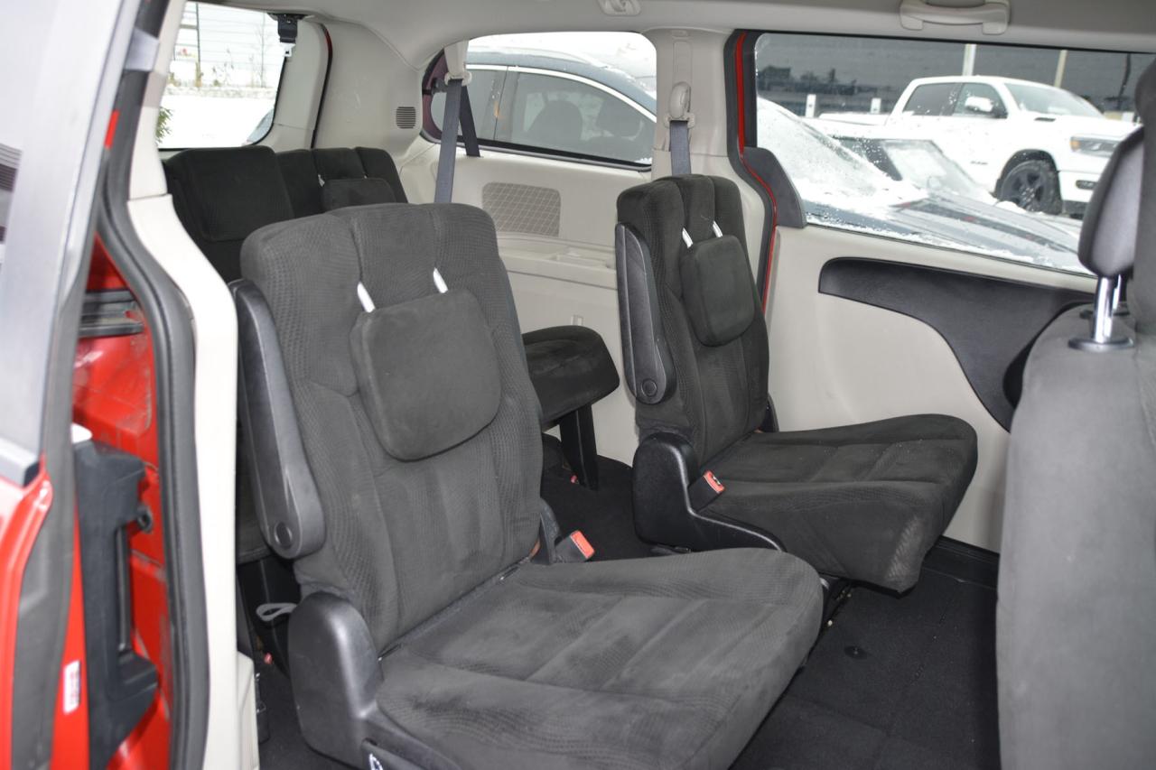 2016 Dodge Grand Caravan GRAND CARAVAN SE Photo