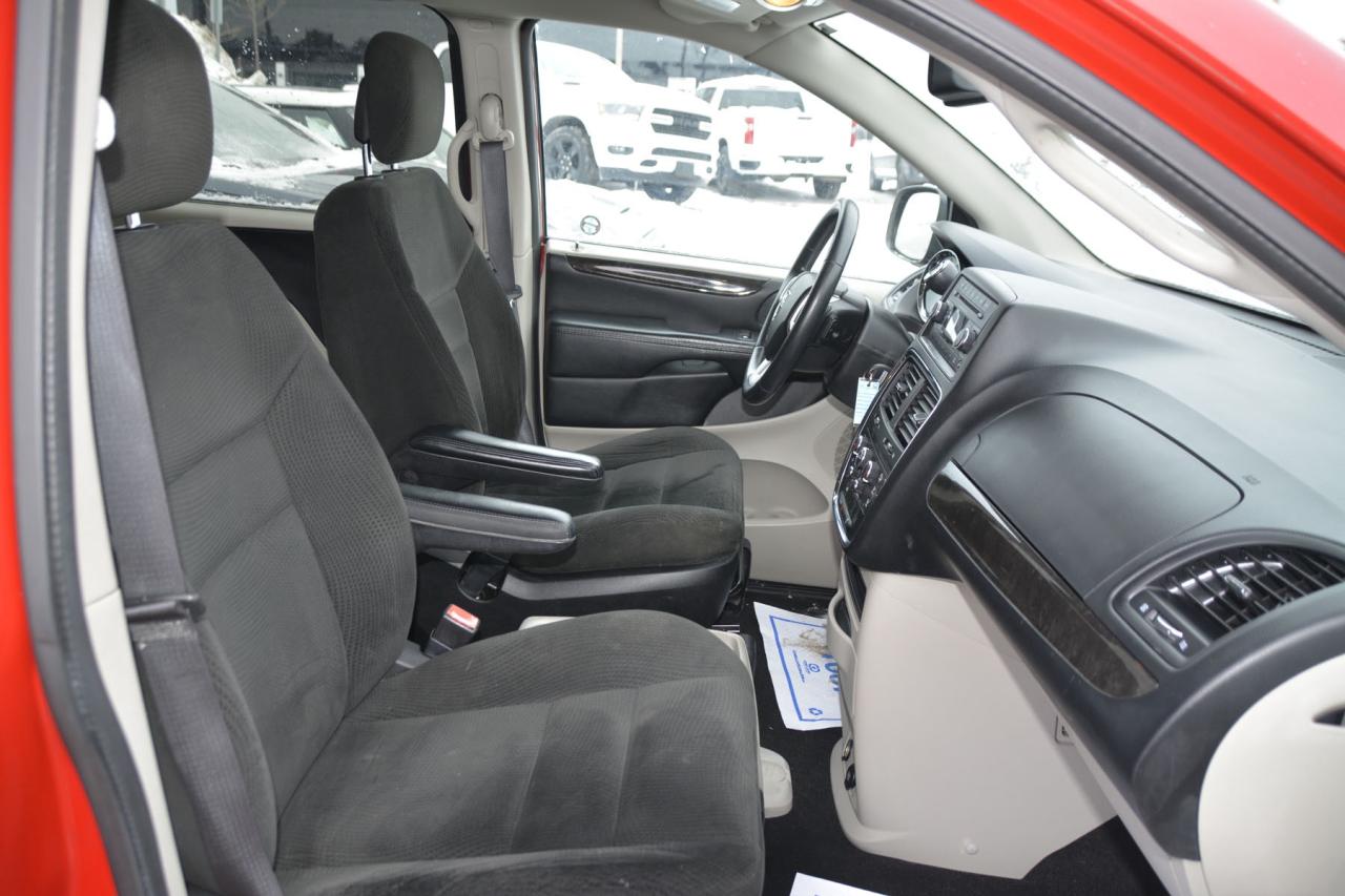 2016 Dodge Grand Caravan GRAND CARAVAN SE Photo