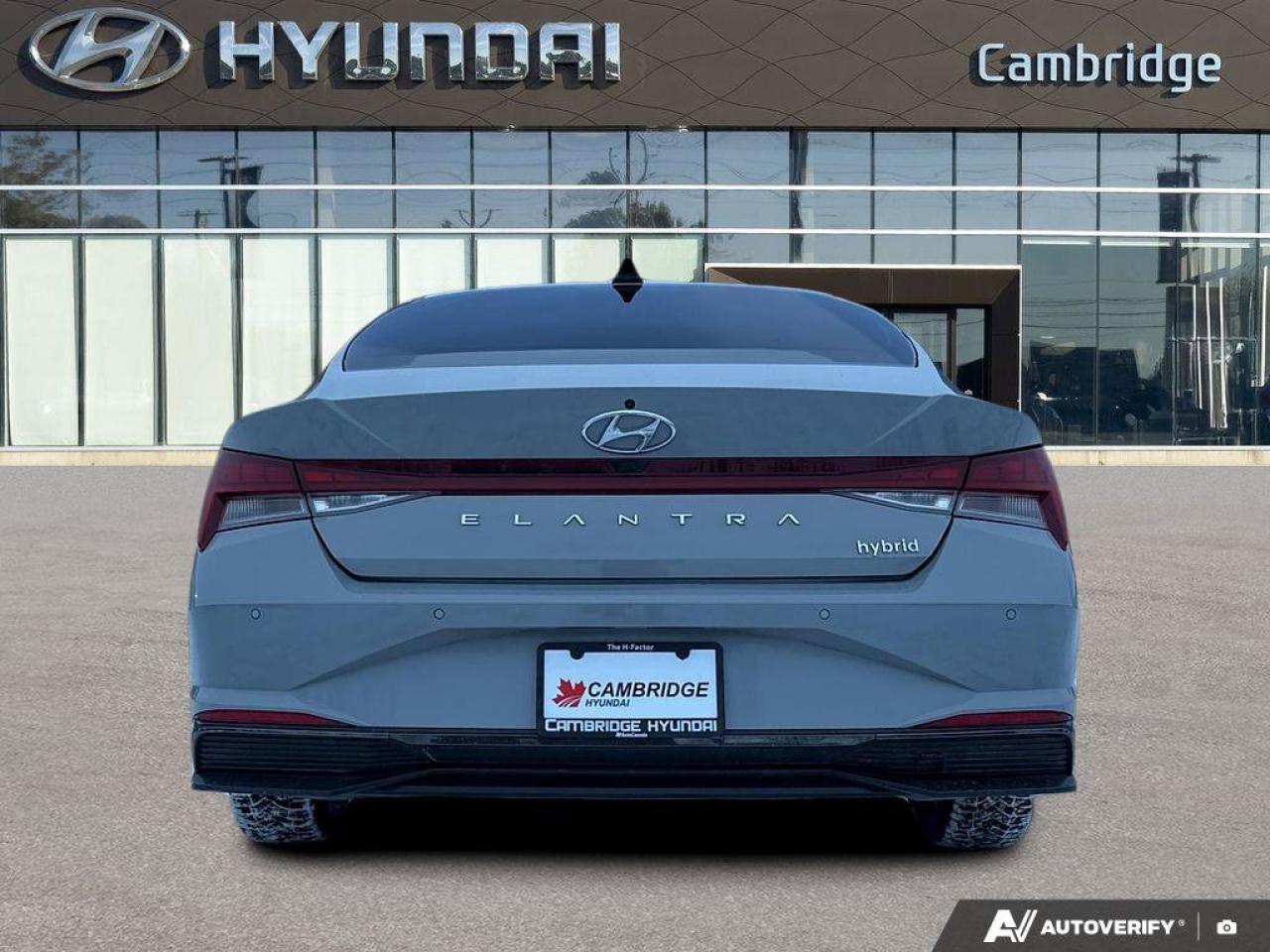 2023 Hyundai Elantra Hybrid Luxury   HYBRID   ~4.7 L/100 KM   SUNROOF   VENTIL Photo