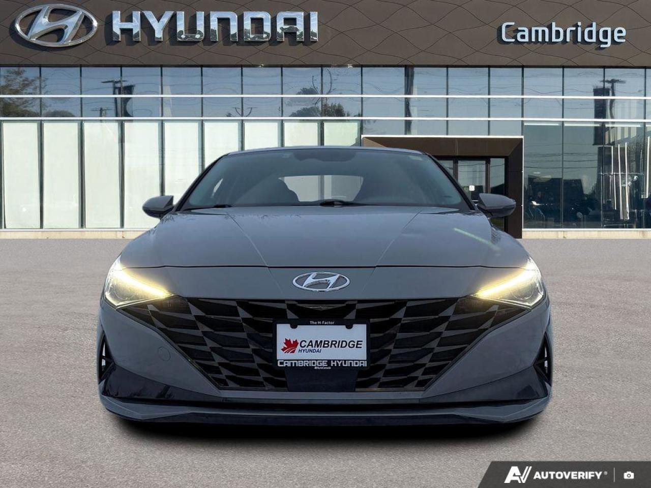 2023 Hyundai Elantra Hybrid Luxury   HYBRID   ~4.7 L/100 KM   SUNROOF   VENTIL Photo
