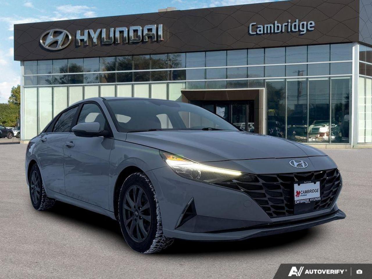 2023 Hyundai Elantra Hybrid Luxury   HYBRID   ~4.7 L/100 KM   SUNROOF   VENTIL Photo