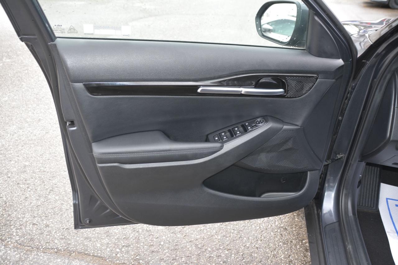 2022 Kia Seltos SELTOS EX Photo