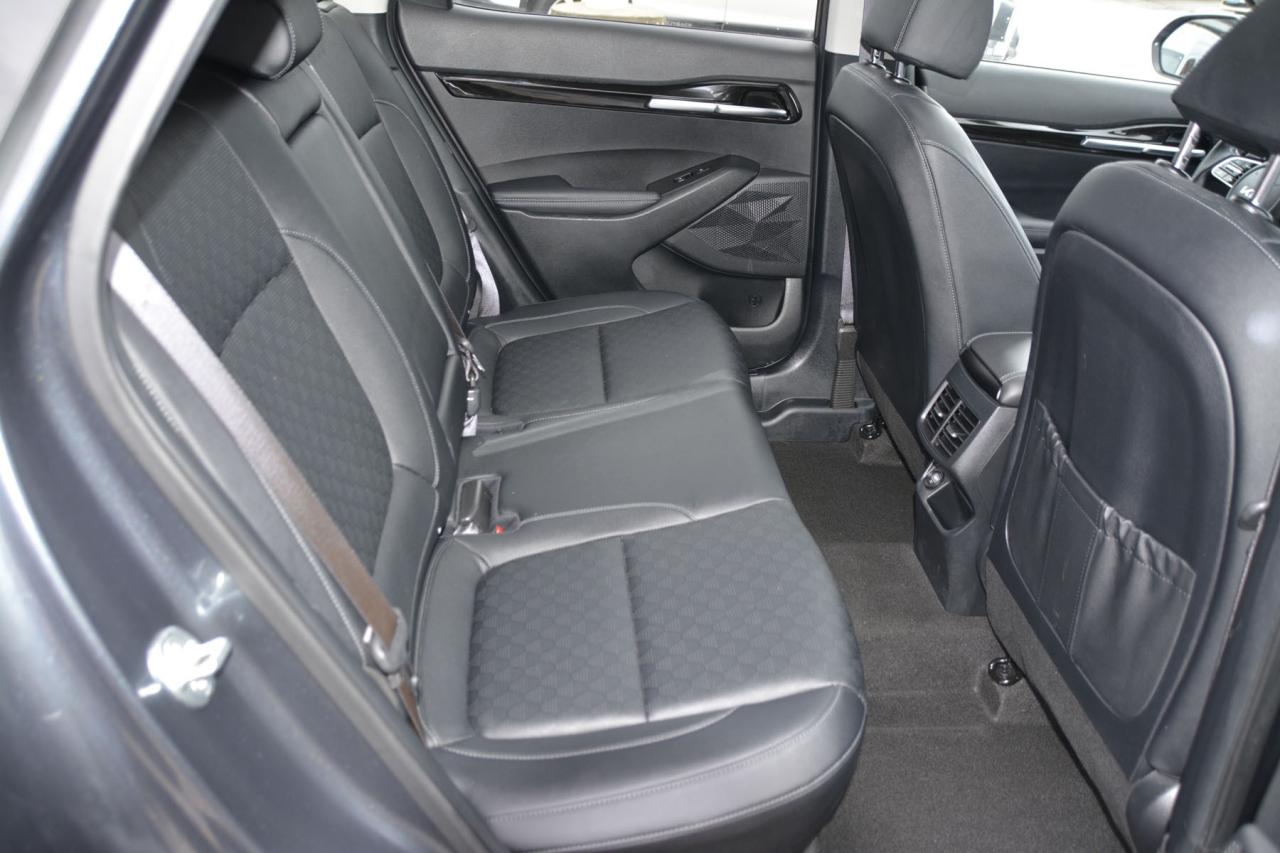 2022 Kia Seltos SELTOS EX Photo