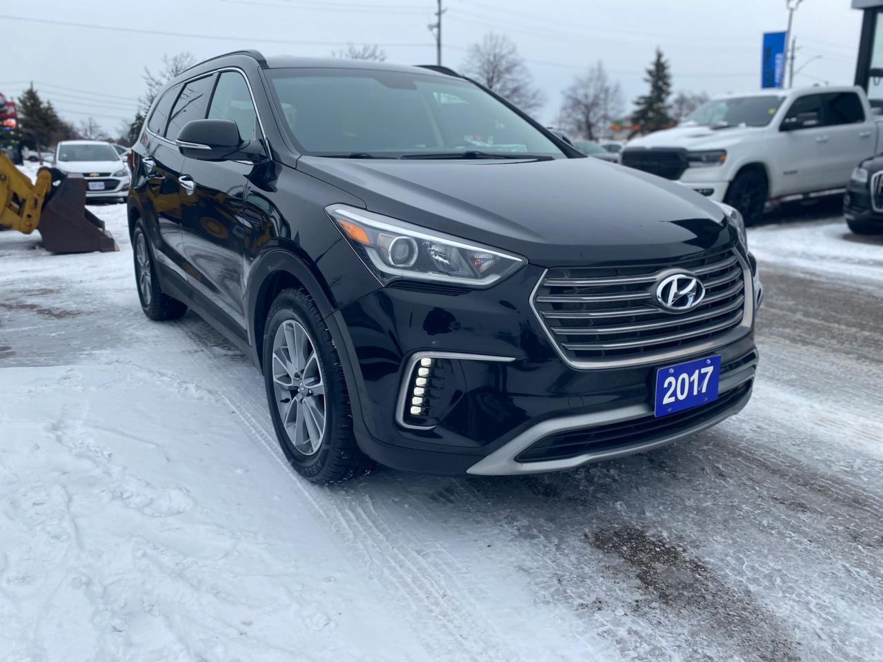 2017 Hyundai Santa Fe XL Premium AWD ~7-Passenger ~V6 ~Heated Seats ~Camera Photo4