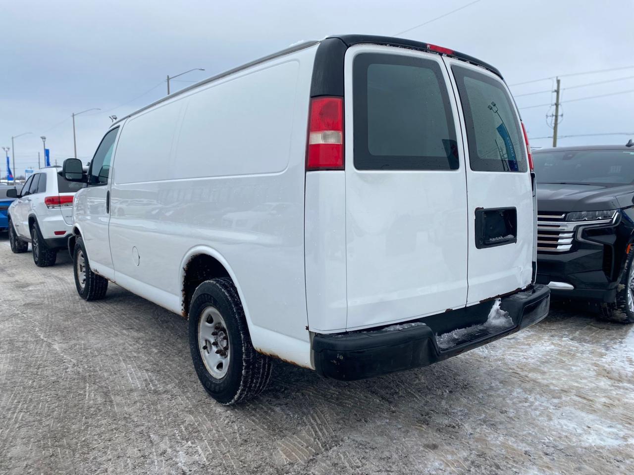 2013 Chevrolet Express 2500 CARGO VAN Photo