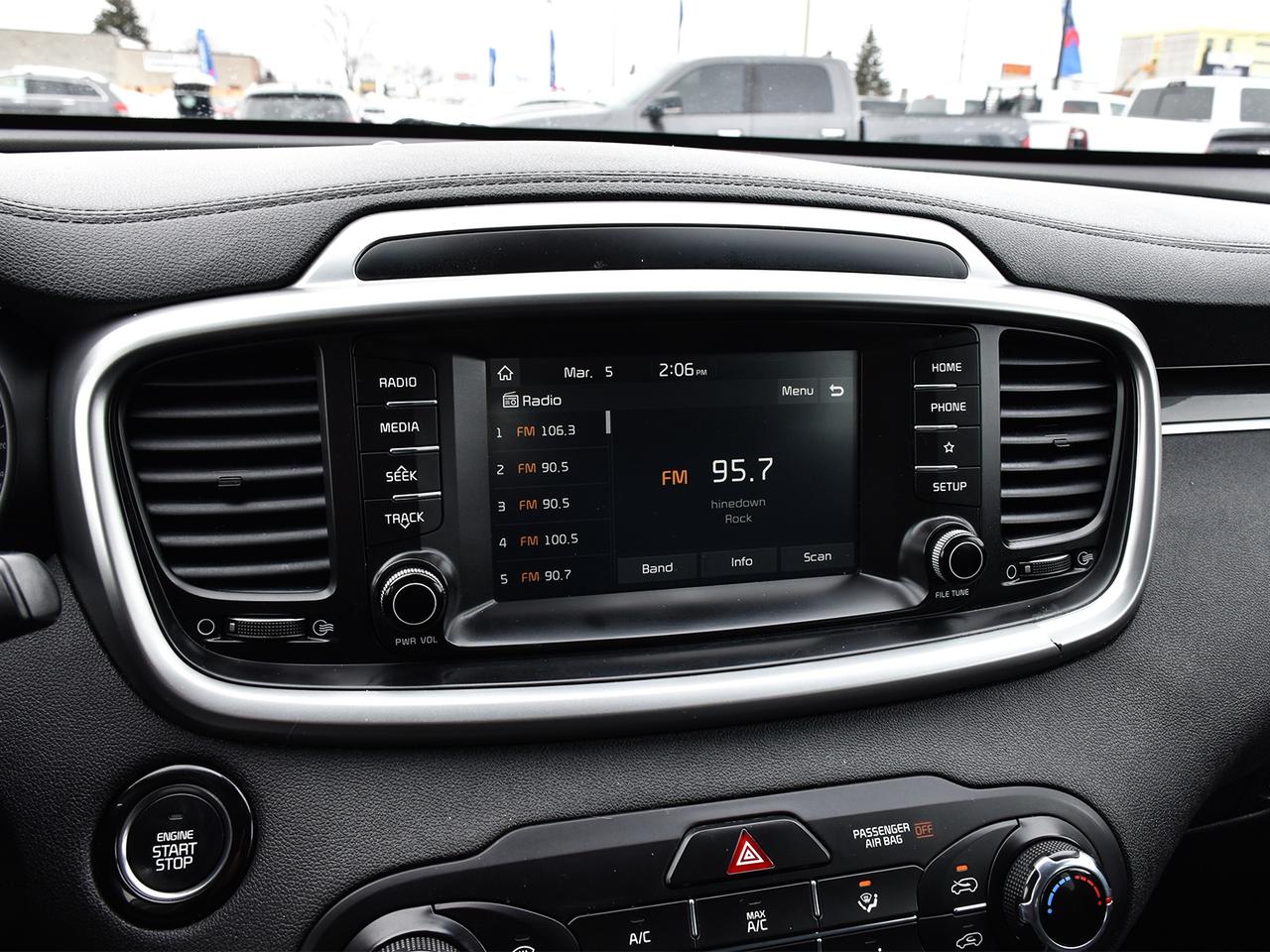 2019 Kia Sorento LX AWD ~Heated Seats ~Bluetooth ~Camera ~Alloys Photo