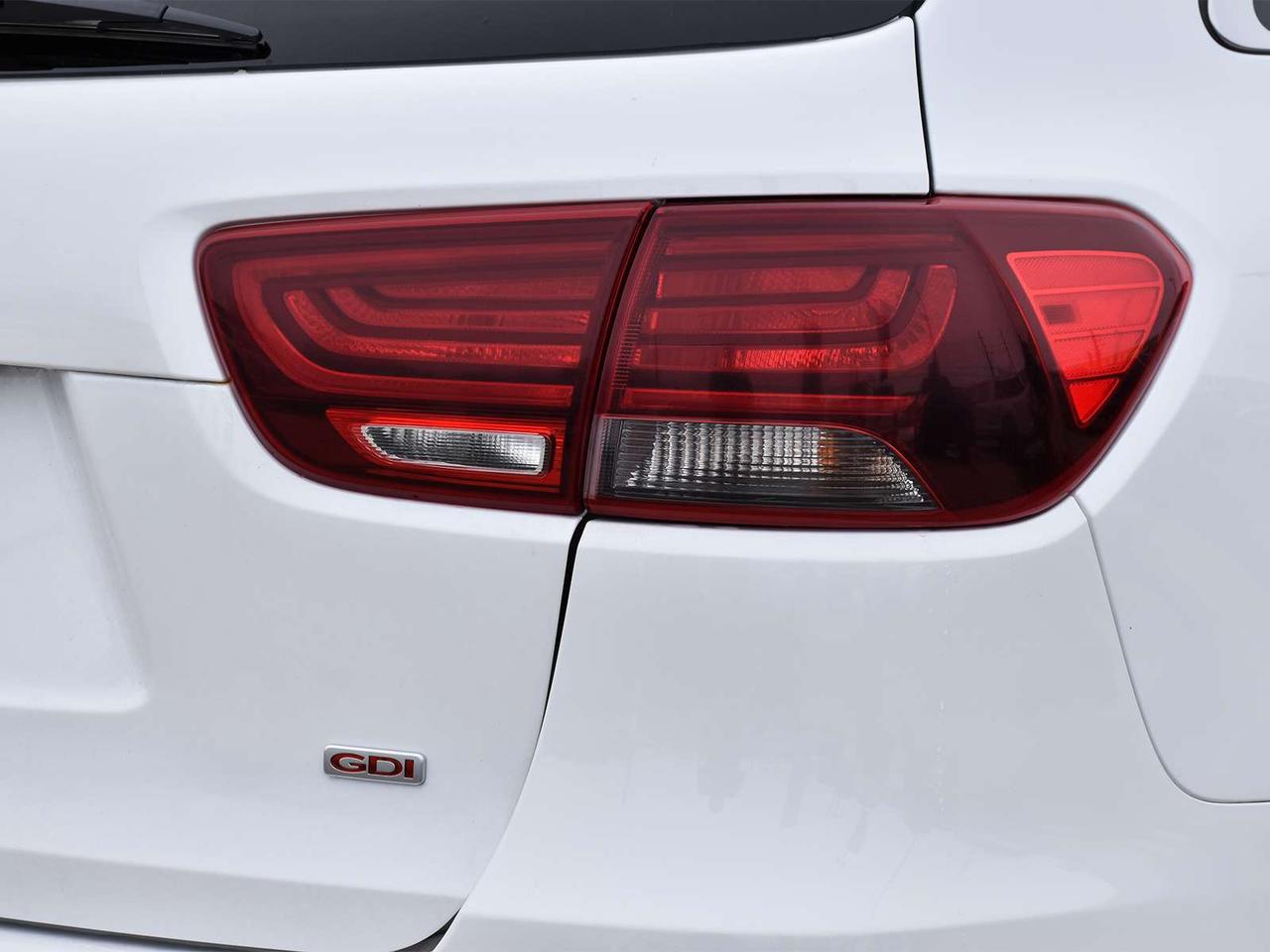 2019 Kia Sorento LX AWD ~Heated Seats ~Bluetooth ~Camera ~Alloys Photo