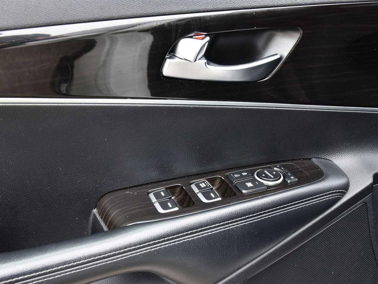 2019 Kia Sorento LX AWD ~Heated Seats ~Bluetooth ~Camera ~Alloys Photo