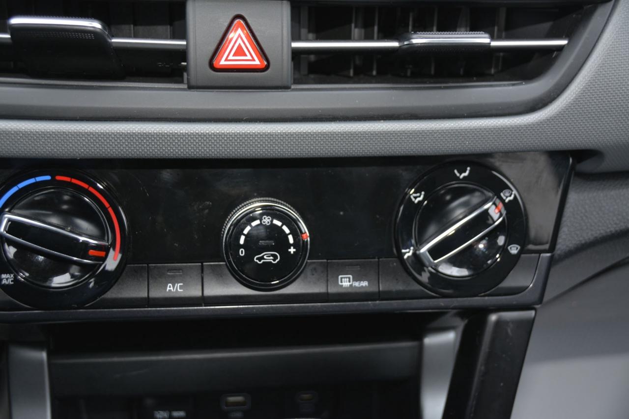 2024 Kia Seltos SELTOS LX Photo