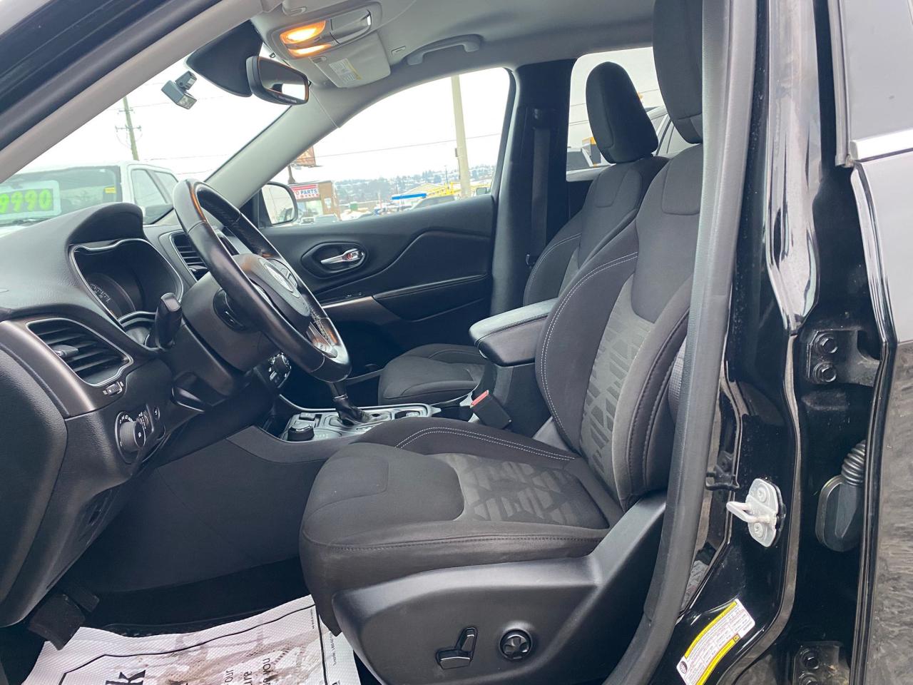 2019 Jeep Cherokee North 4x4 ~Nav ~Camera ~Heated Seats ~Bluetooth Photo