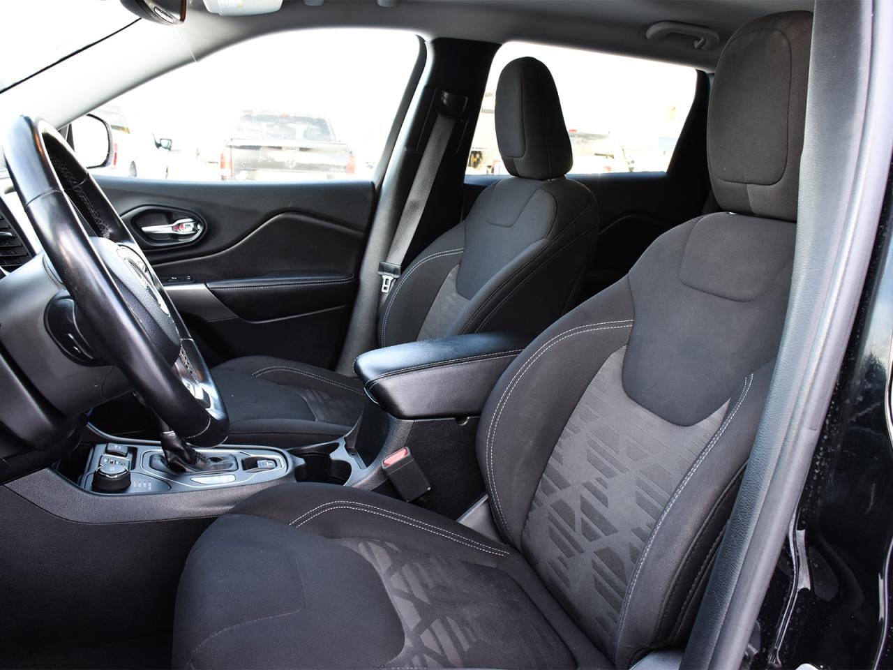 2019 Jeep Cherokee North 4x4 ~Nav ~Camera ~Heated Seats ~Bluetooth Photo