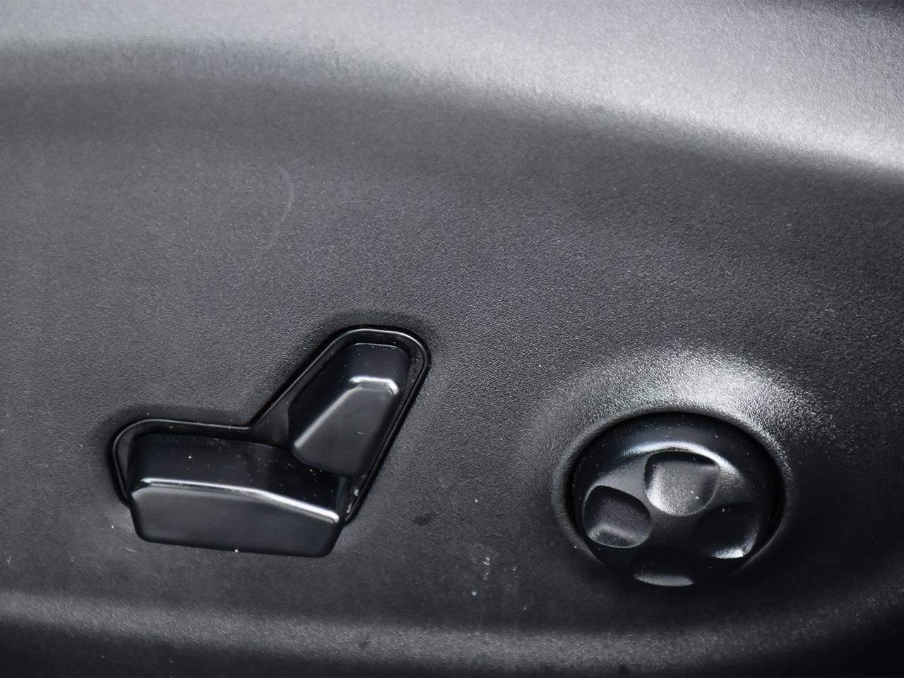 2019 Jeep Cherokee North 4x4 ~Nav ~Camera ~Heated Seats ~Bluetooth Photo