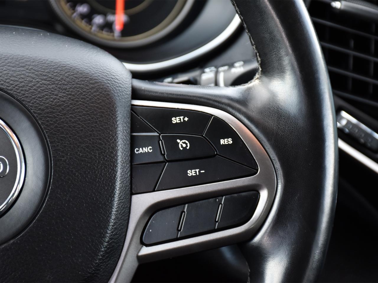 2019 Jeep Cherokee North 4x4 ~Nav ~Camera ~Heated Seats ~Bluetooth Photo