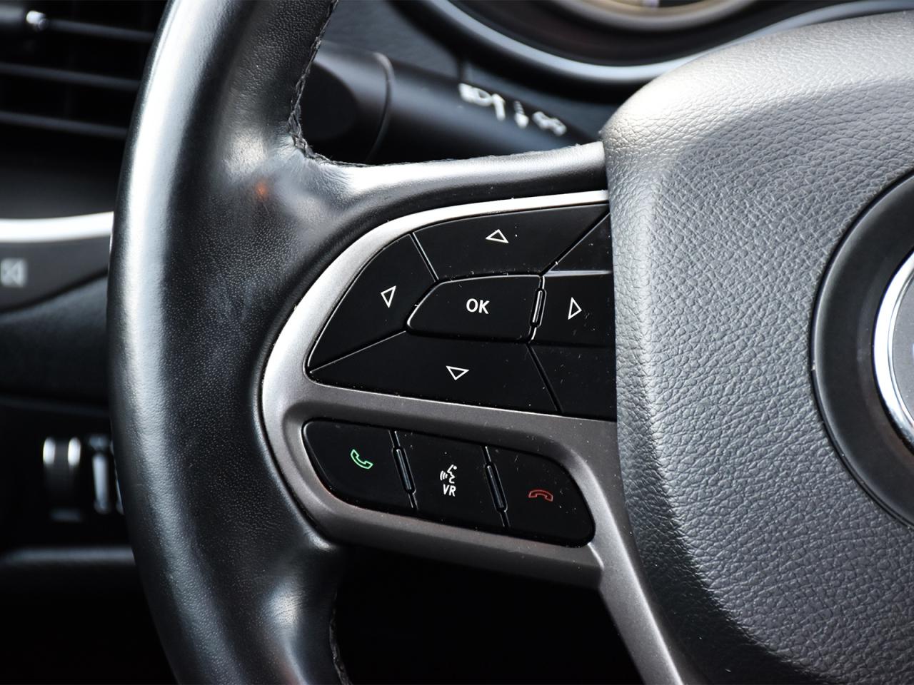 2019 Jeep Cherokee North 4x4 ~Nav ~Camera ~Heated Seats ~Bluetooth Photo