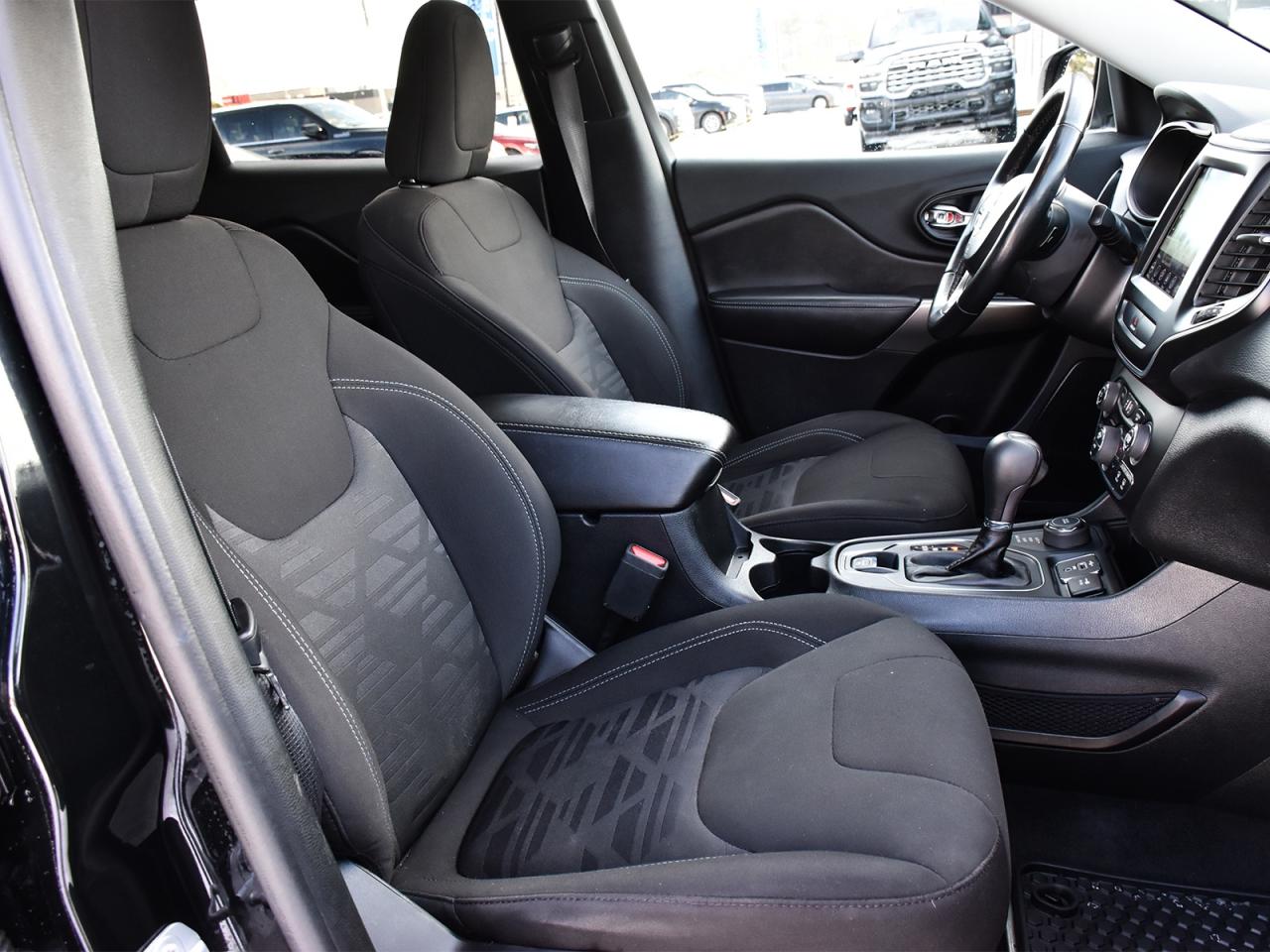 2019 Jeep Cherokee North 4x4 ~Nav ~Camera ~Heated Seats ~Bluetooth Photo