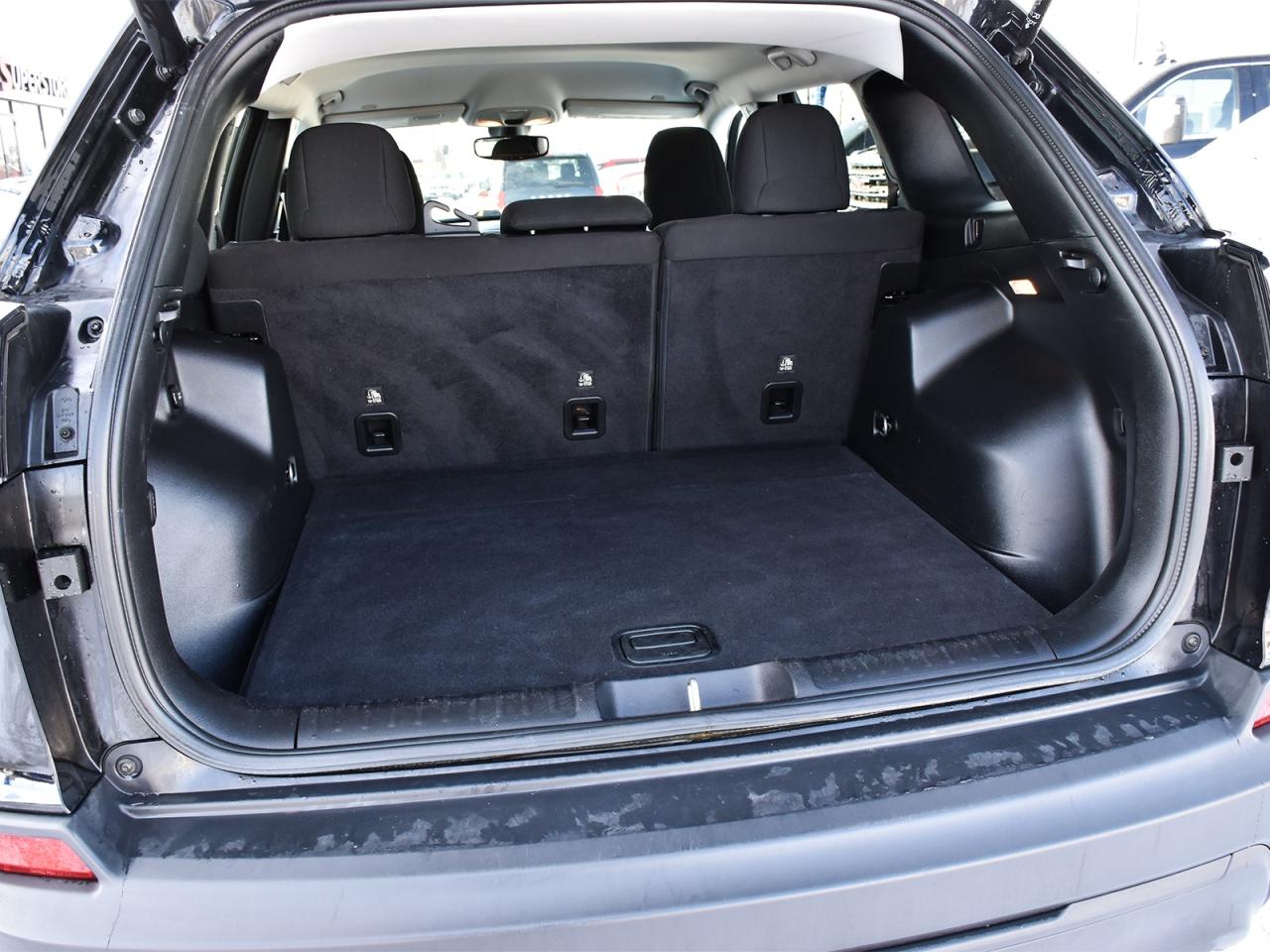 2019 Jeep Cherokee North 4x4 ~Nav ~Camera ~Heated Seats ~Bluetooth Photo