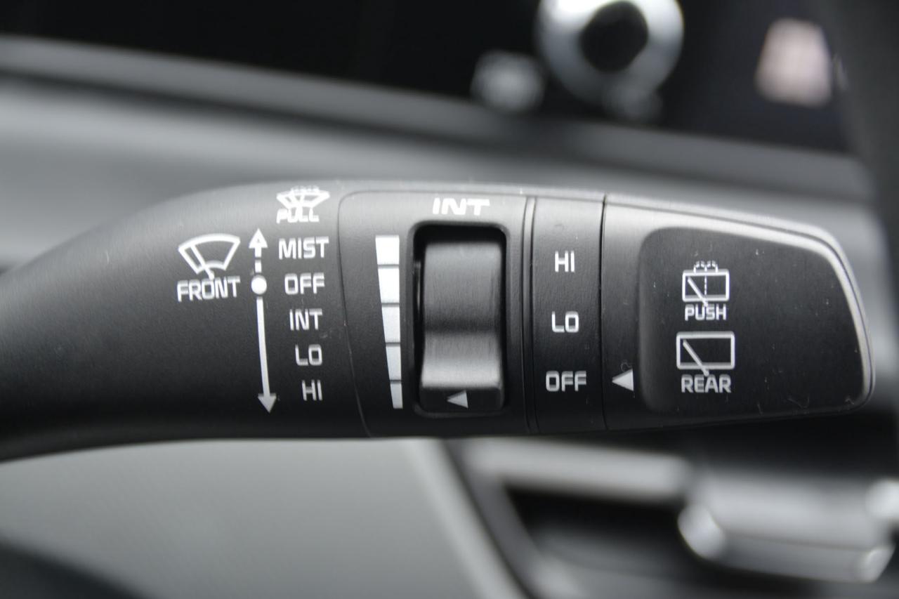 2024 Kia Seltos SELTOS LX Photo