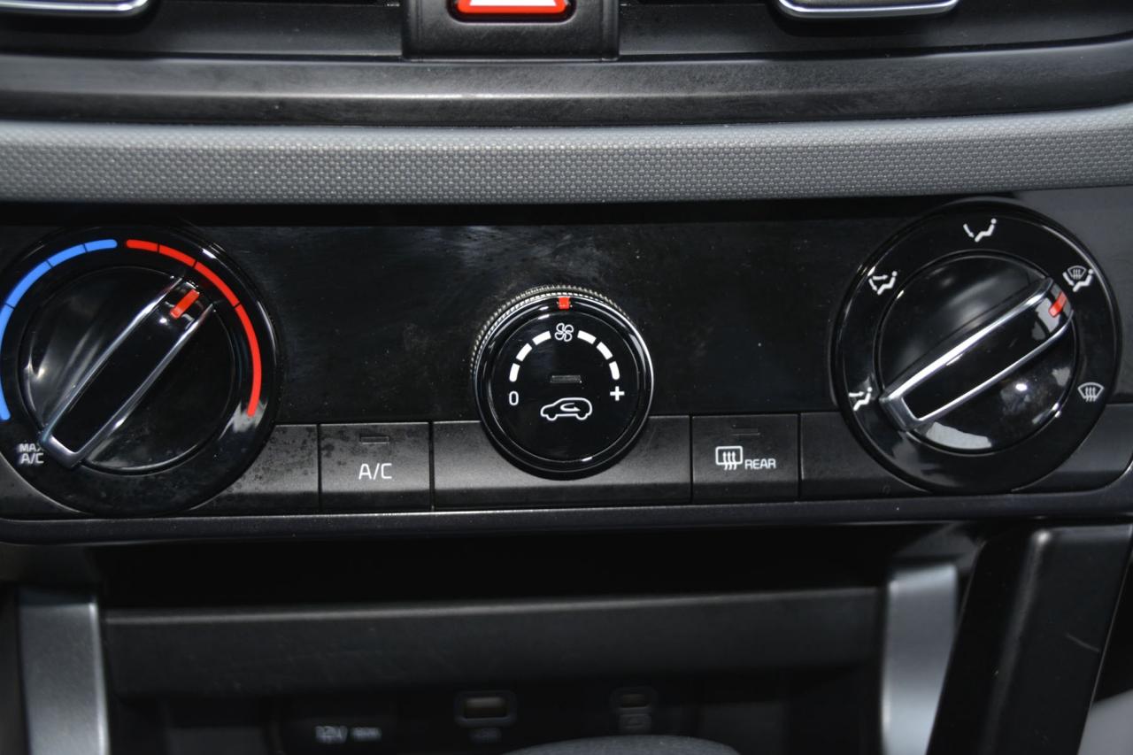 2024 Kia Seltos SELTOS LX Photo