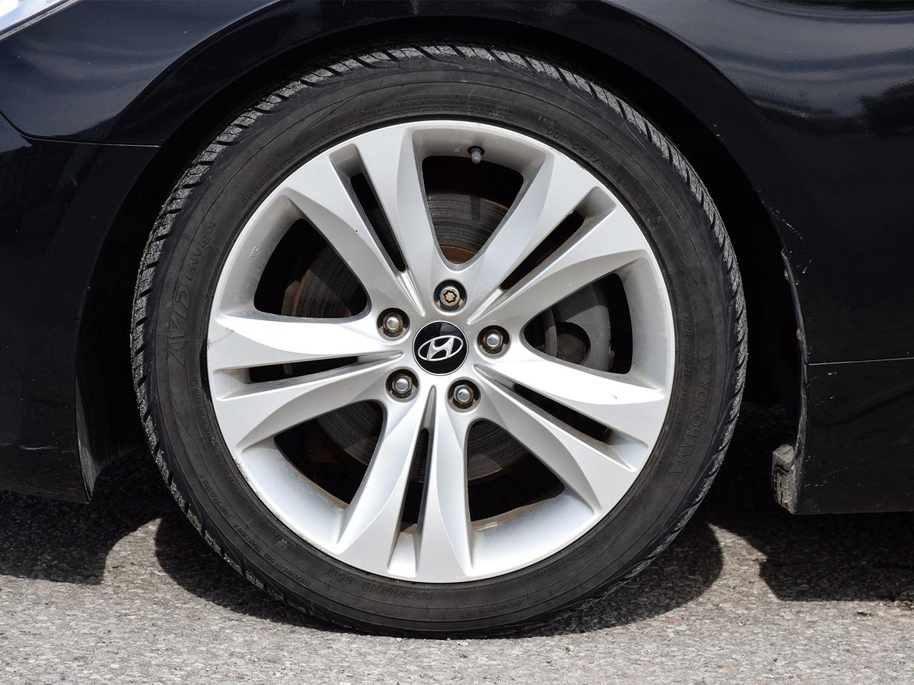 2010 Hyundai Genesis Coupe 2.0T ~Power Windows + Locks ~Alloys ~A/C ~LOW KM! Photo