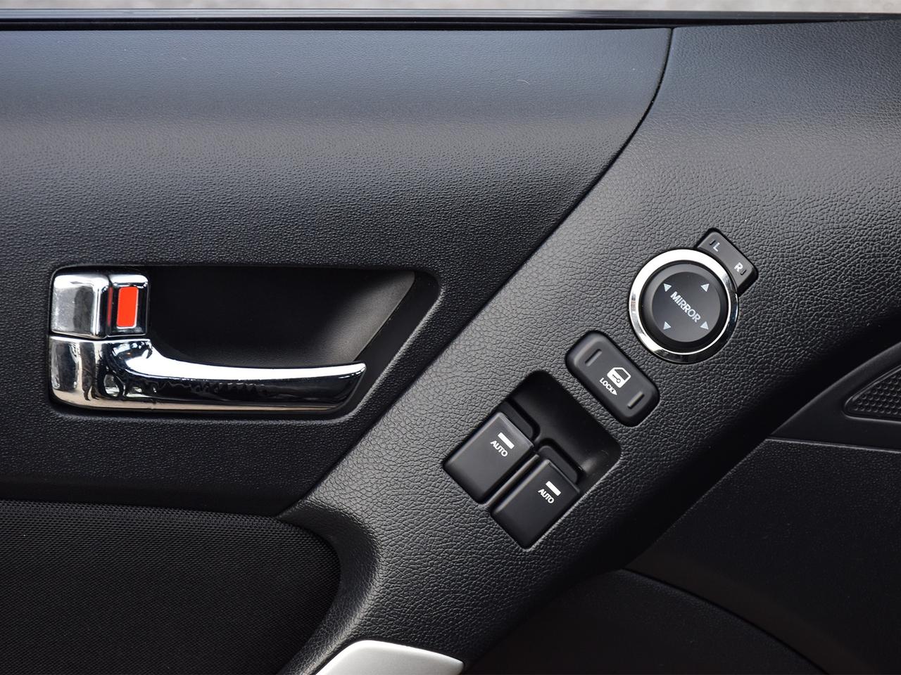 2010 Hyundai Genesis Coupe 2.0T ~Power Windows + Locks ~Alloys ~A/C ~LOW KM! Photo