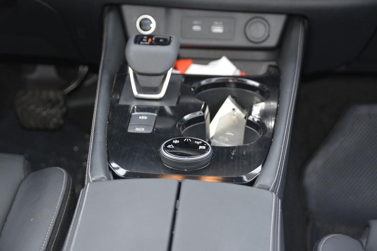 2023 Nissan Rogue SL Photo