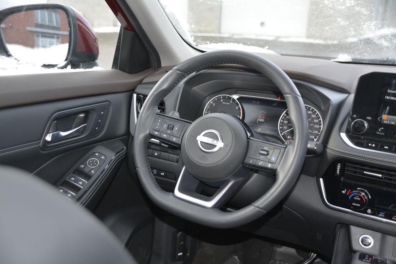 2023 Nissan Rogue SL Photo