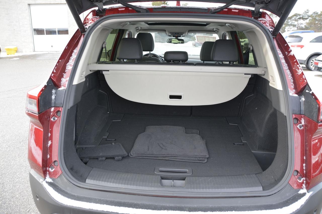 2023 Nissan Rogue SL Photo