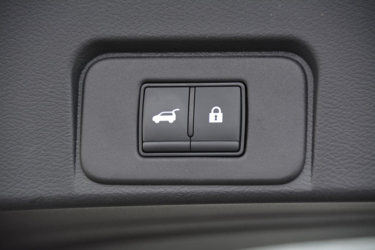 2023 Nissan Rogue SL Photo