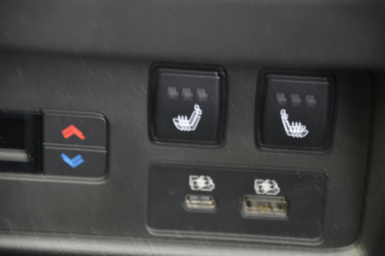 2023 Nissan Rogue SL Photo