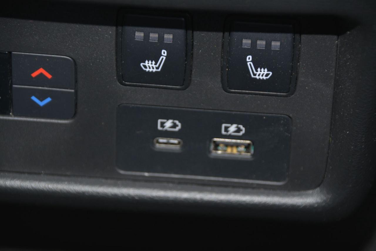 2023 Nissan Rogue SL Photo