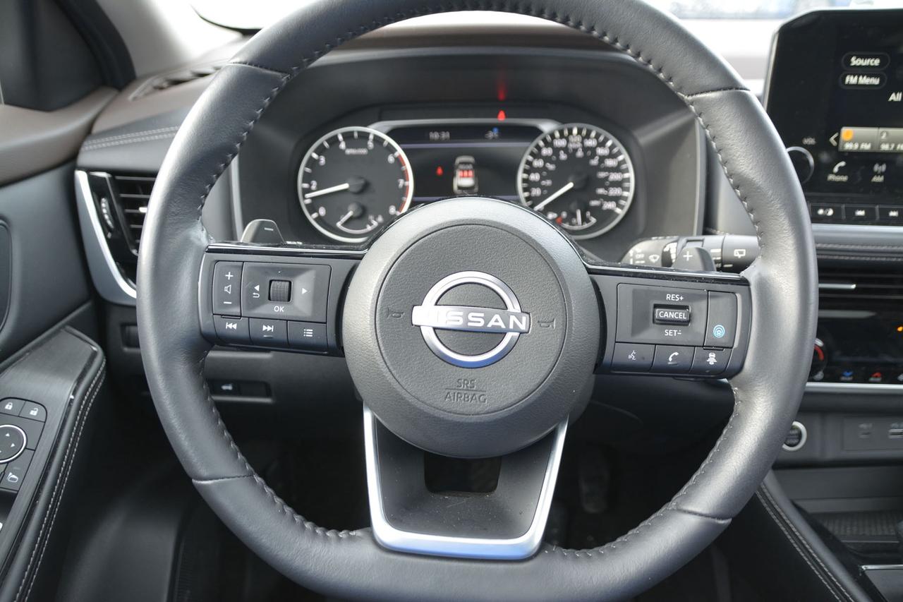 2023 Nissan Rogue SL Photo