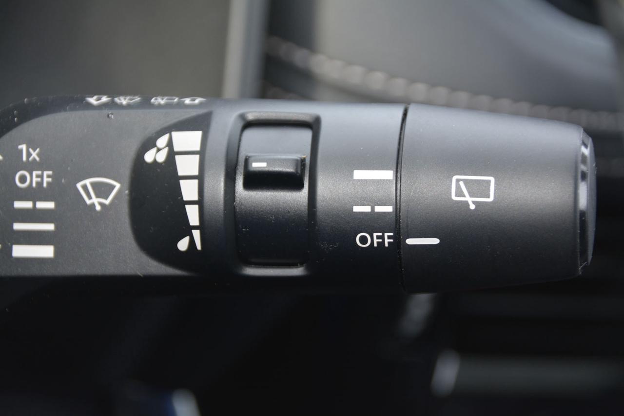 2023 Nissan Rogue SL Photo