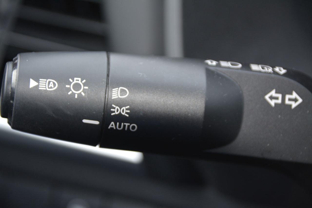 2023 Nissan Rogue SL Photo