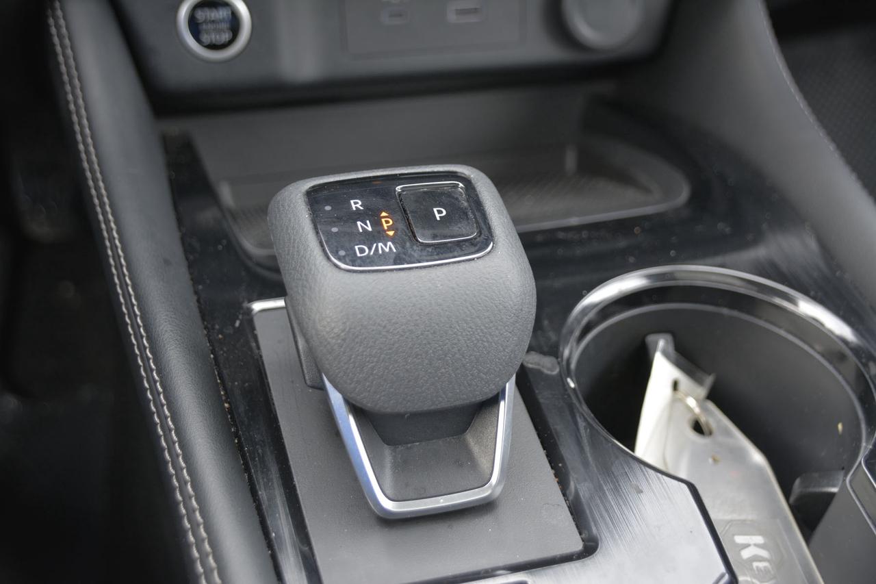 2023 Nissan Rogue SL Photo