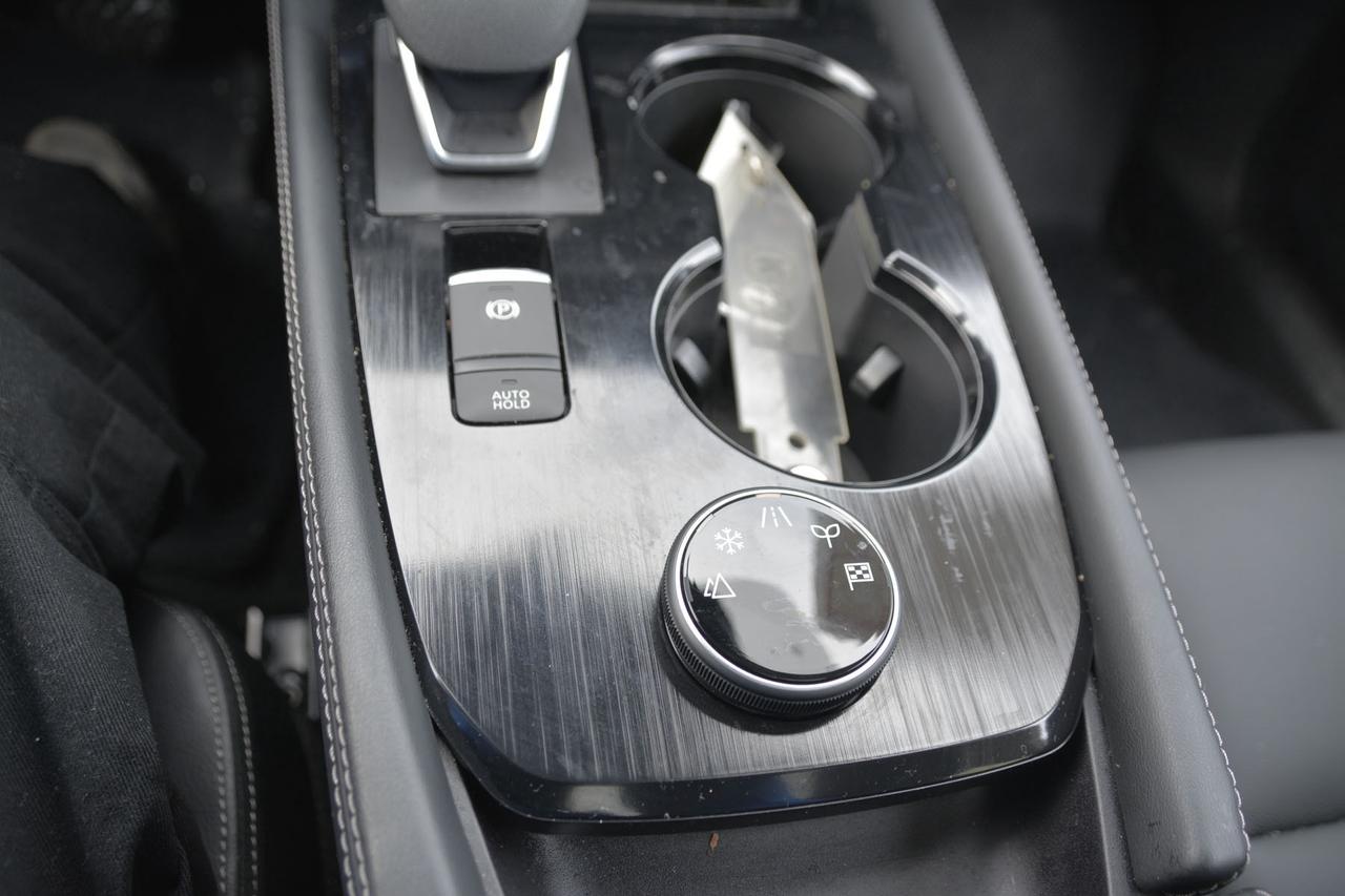 2023 Nissan Rogue SL Photo