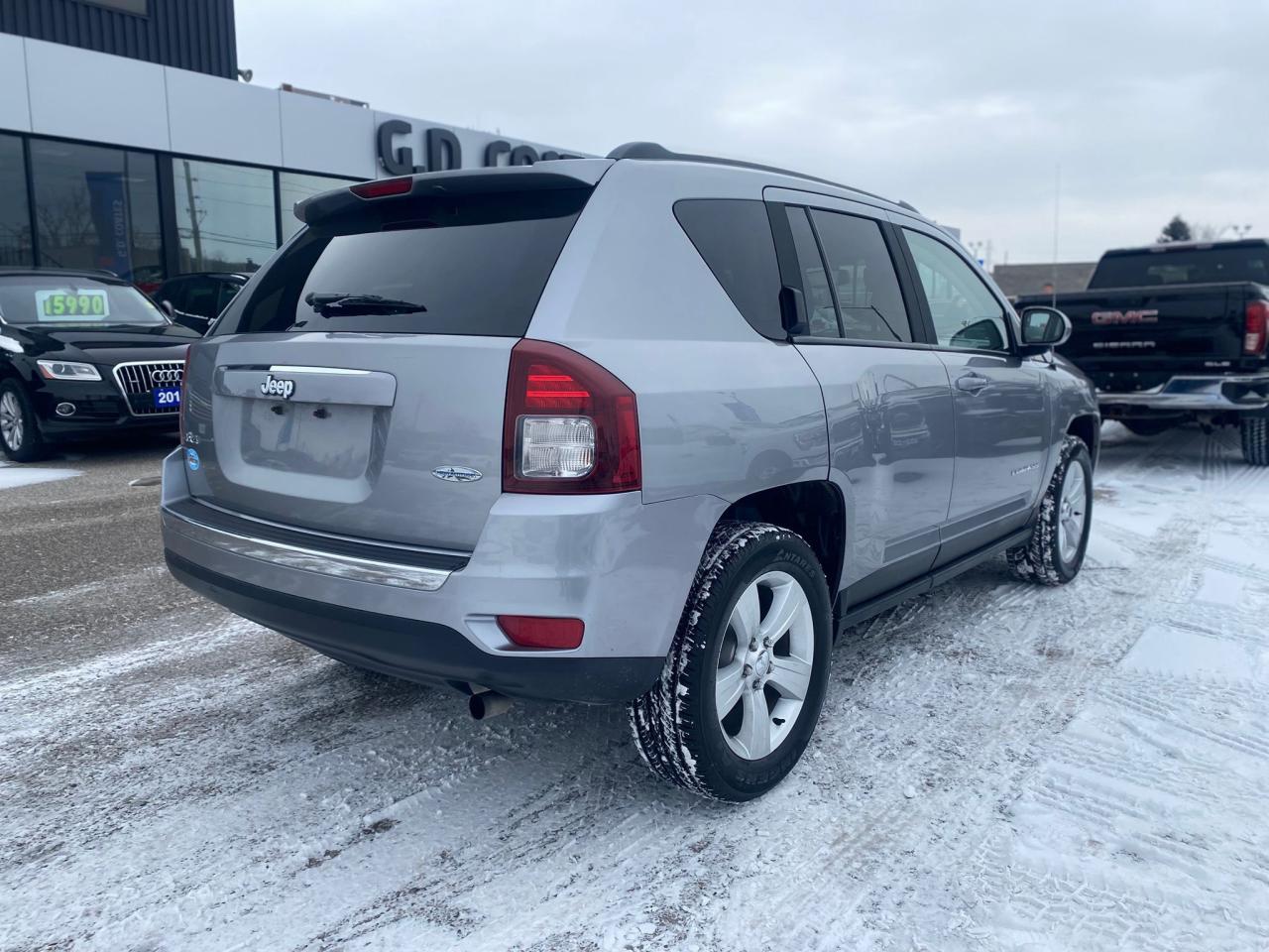 2015 Jeep Compass High Altitude 4x4 ~Heated Leather ~Sunroof ~Alloys Photo3