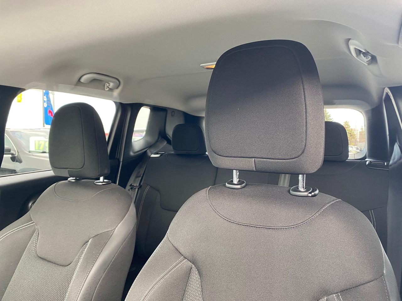 2023 Jeep Renegade North 4x4 ~Nav ~Camera ~Heated Seats ~Bluetooth Photo