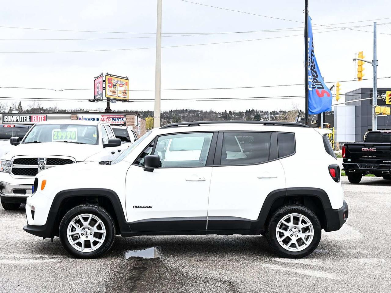 2023 Jeep Renegade North 4x4 ~Nav ~Camera ~Heated Seats ~Bluetooth Photo3