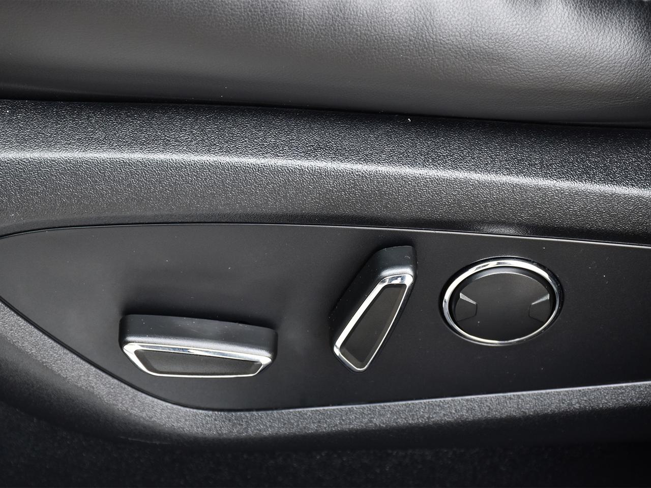 2016 Lincoln MKC Select AWD ~Nav ~Camera ~Monroof ~Heated Leather Photo