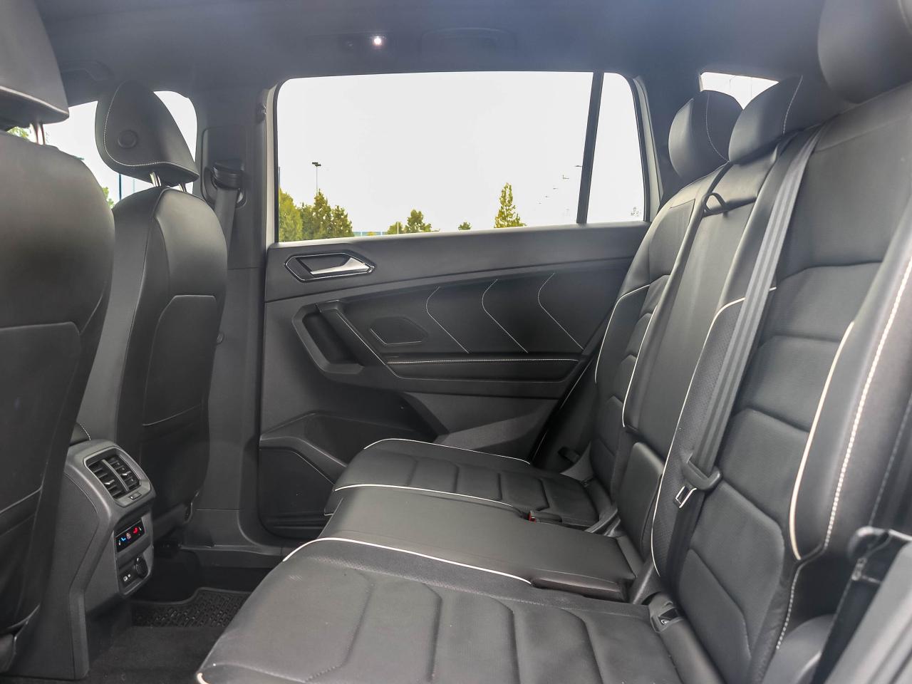 2023 Volkswagen Tiguan HIGHLINE R-LINE 4MOTION Photo