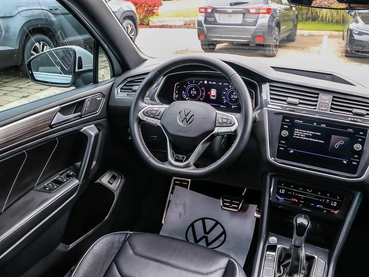 2023 Volkswagen Tiguan HIGHLINE R-LINE 4MOTION Photo