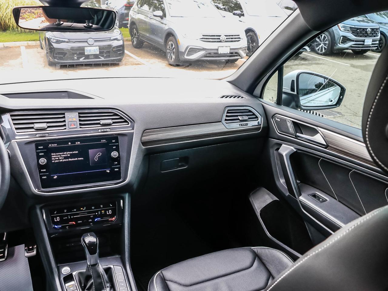 2023 Volkswagen Tiguan HIGHLINE R-LINE 4MOTION Photo