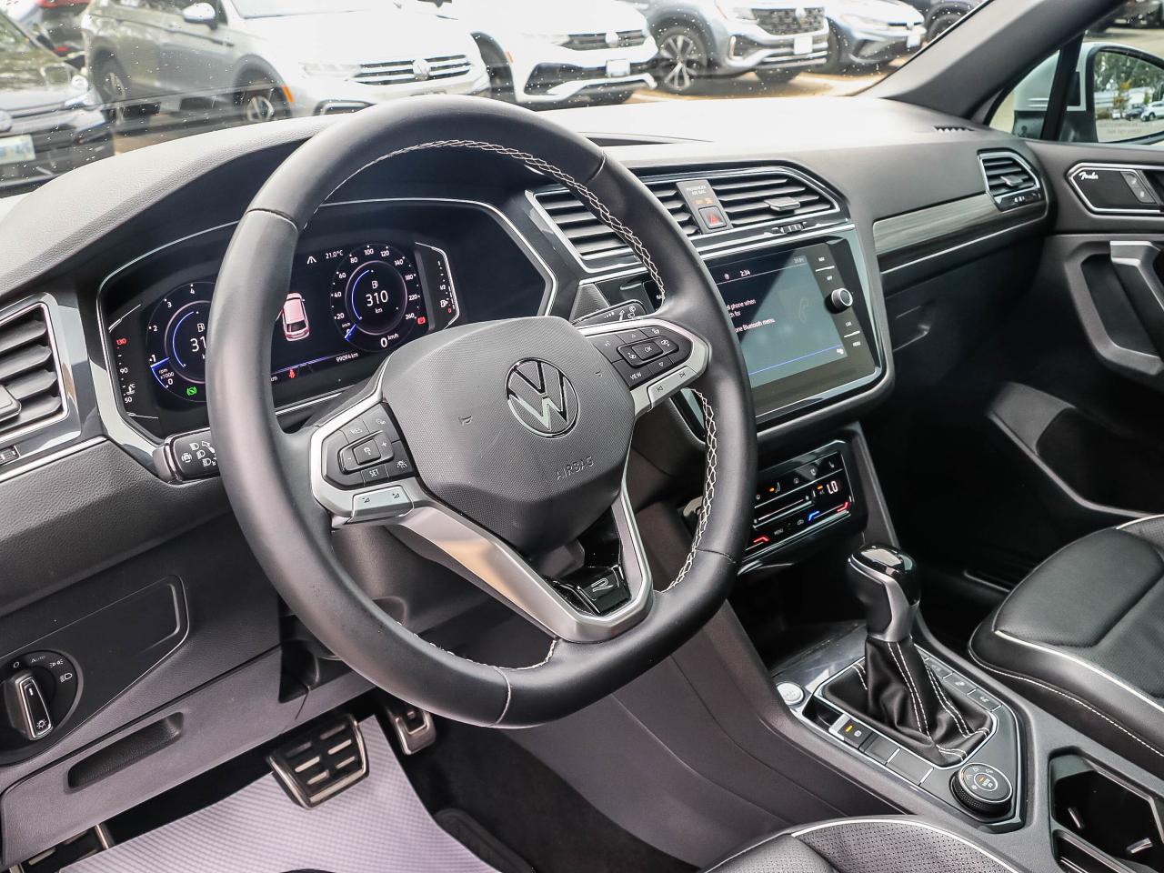 2023 Volkswagen Tiguan HIGHLINE R-LINE 4MOTION Photo